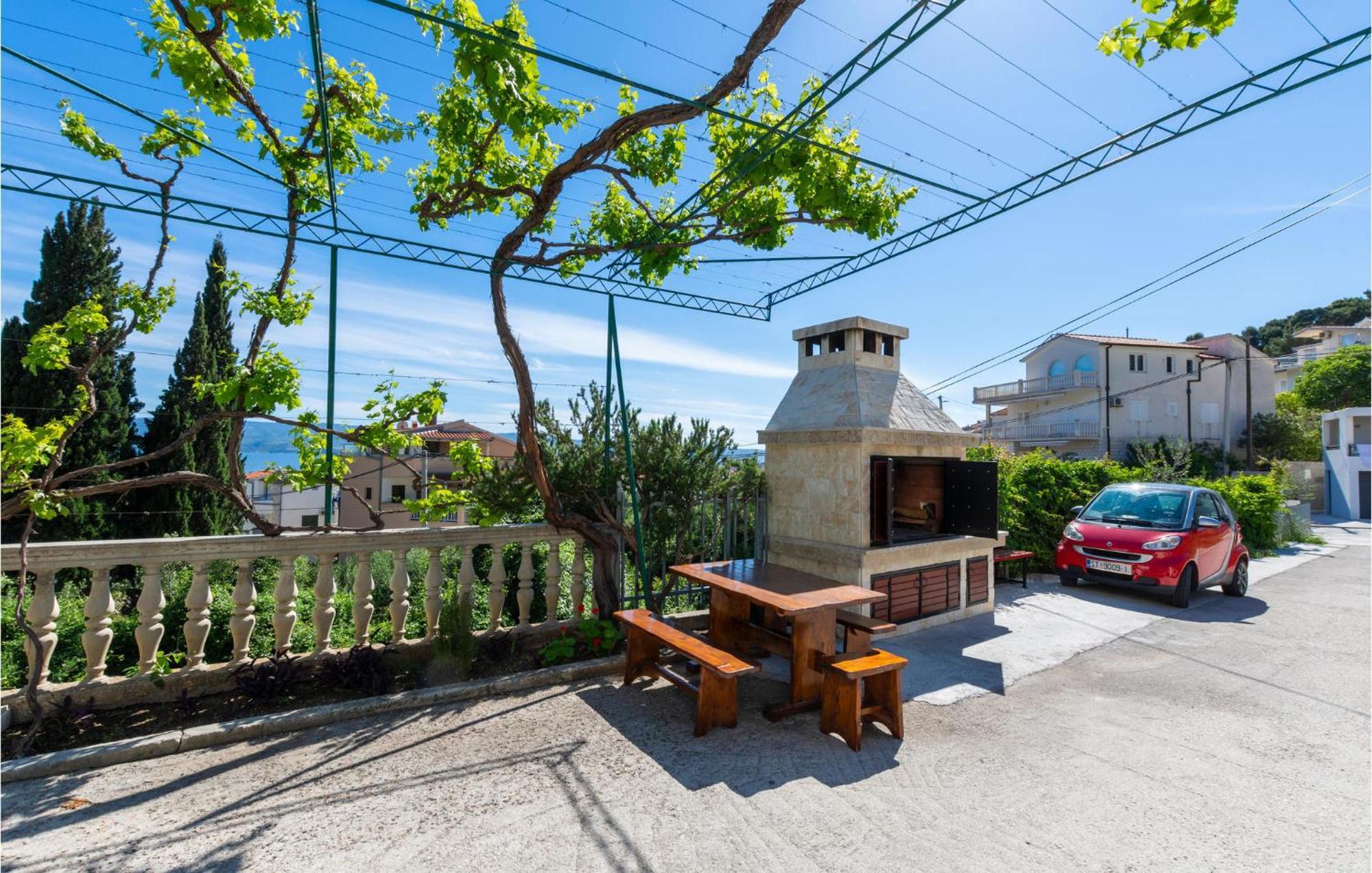 1 Bedroom Beautiful Apartment In Duce Luaran gambar