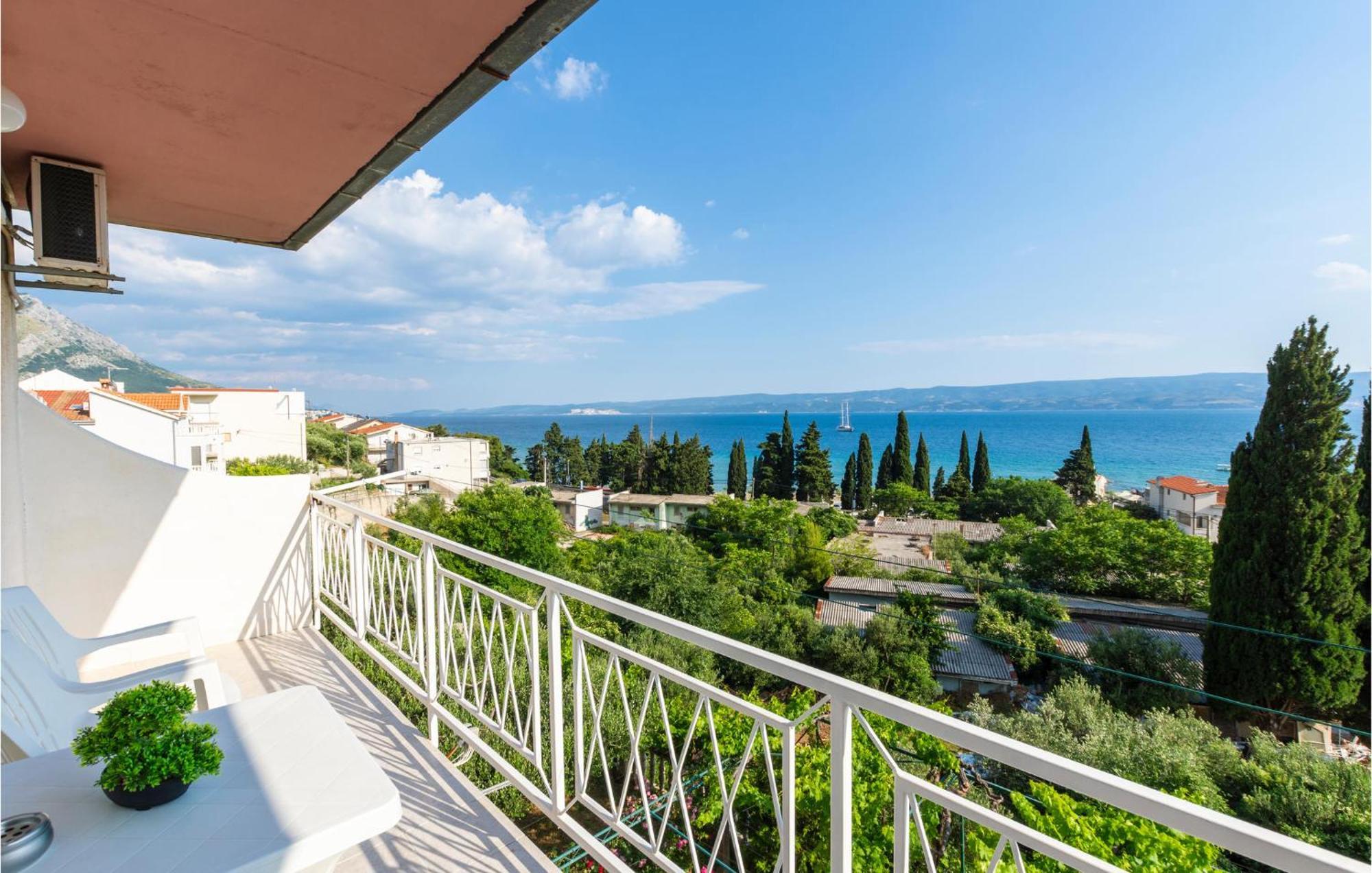 1 Bedroom Beautiful Apartment In Duce Luaran gambar